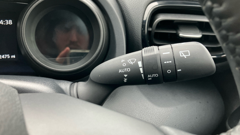 Toyota Yaris 1.5 Hybrid Design 5dr CVT Hybrid Hatchback